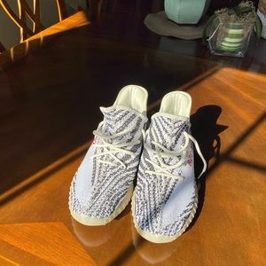 Yeezy boost 350 v2 zebra